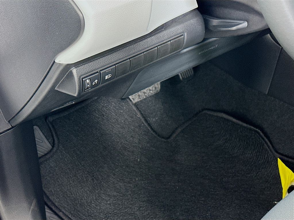 Thumbnail: 2025 Toyota Corolla - 10