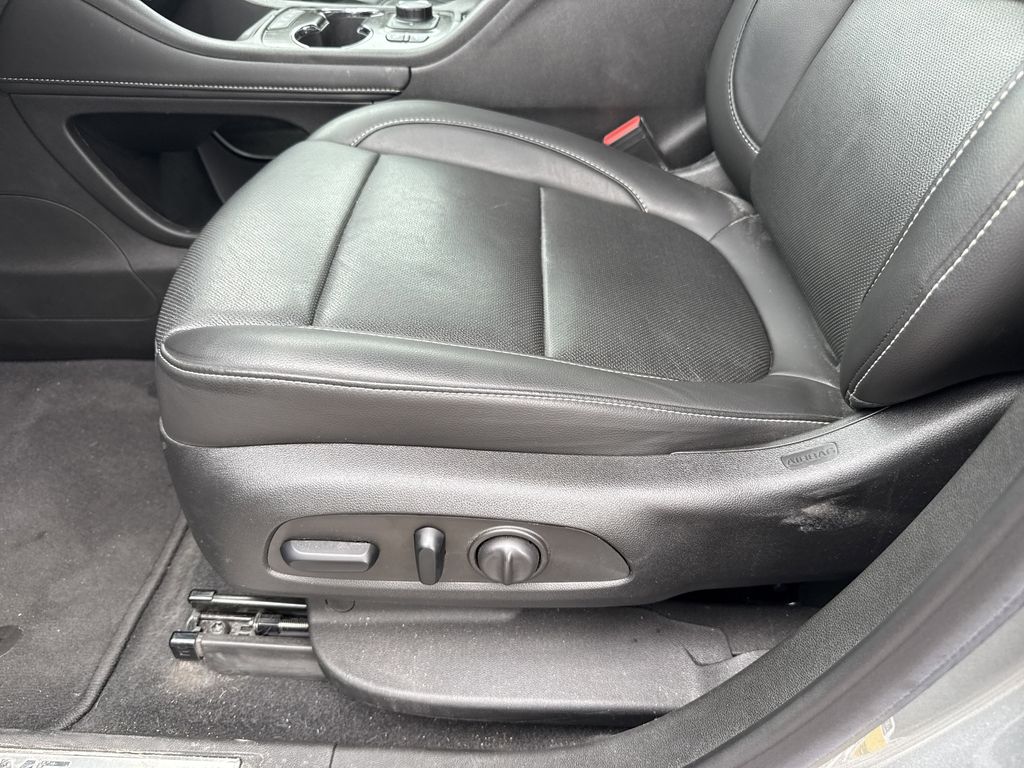 2023 GMC Acadia SLT Silver at AutoSavvy Houston Southwest