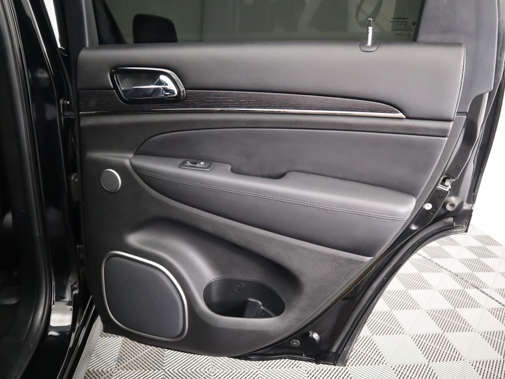 Thumbnail: 2020 Jeep Grand Cherokee - 28