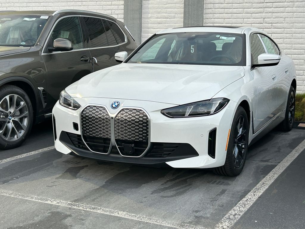 Thumbnail: 2025 BMW i4 - 2