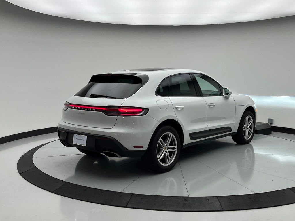 Thumbnail: 2024 Porsche Macan - 5