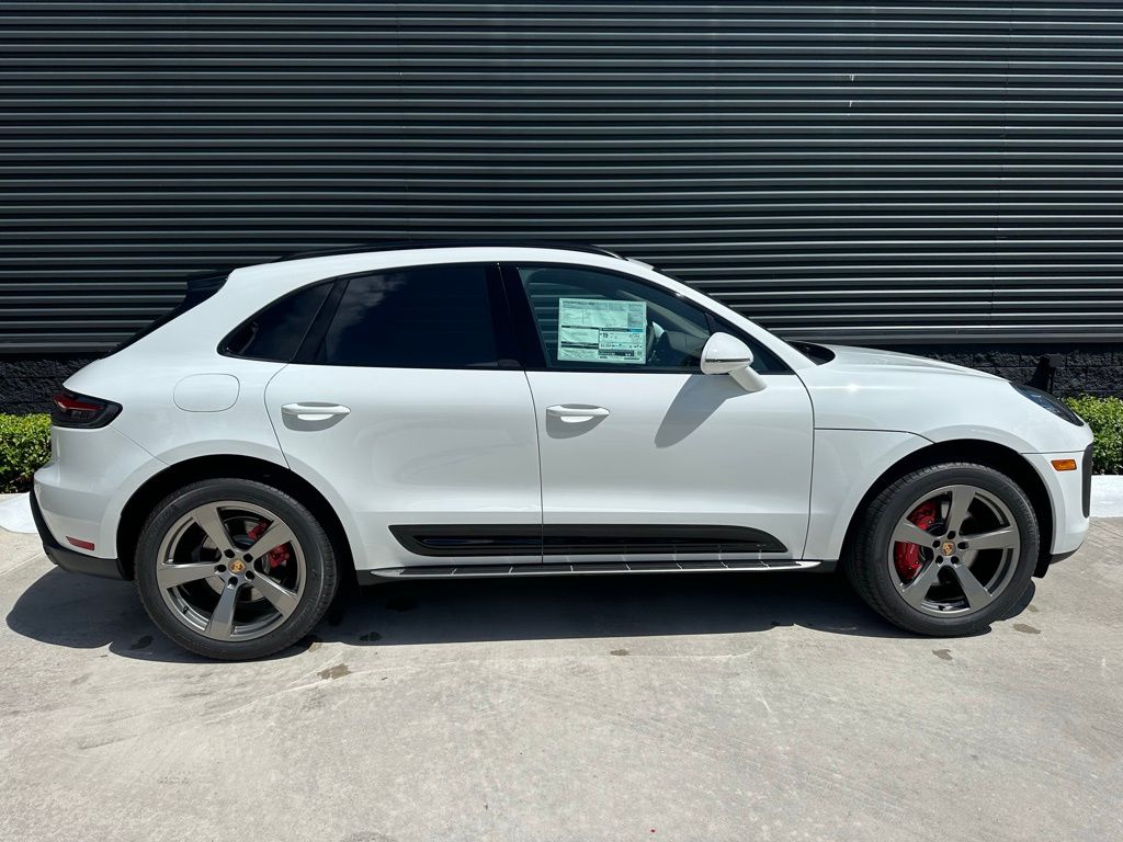 Thumbnail: 2025 Porsche Macan - 8