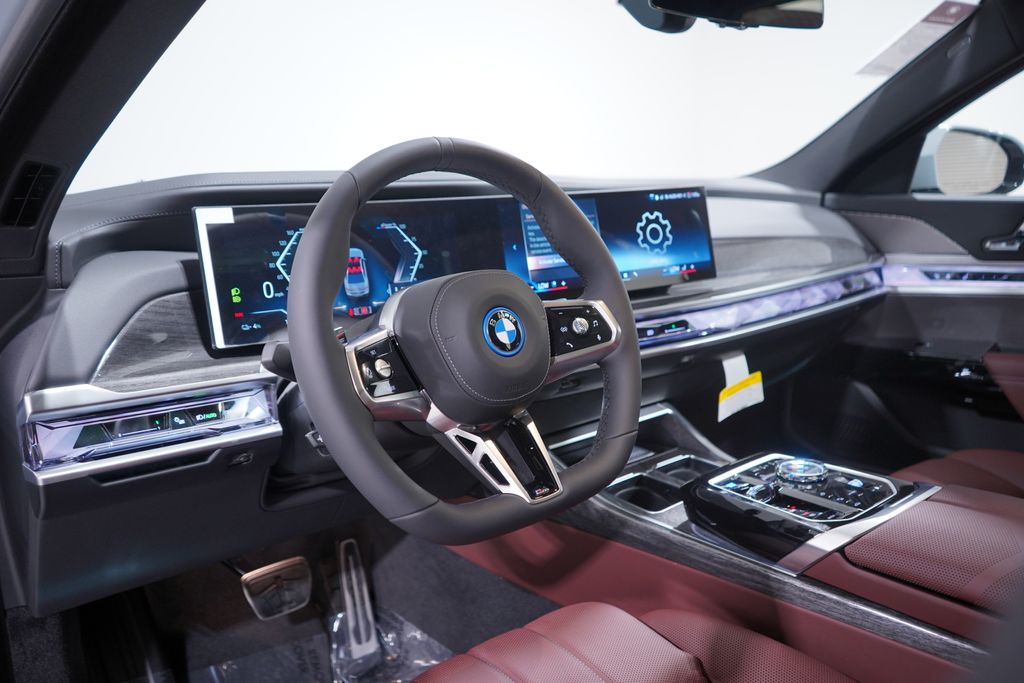 Thumbnail: 2026 BMW i7 - 6