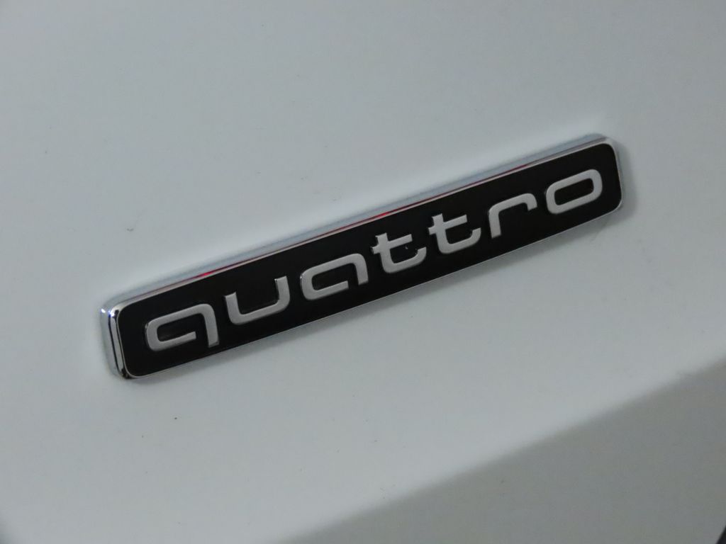 Thumbnail: 2025 Audi Q3 - 10