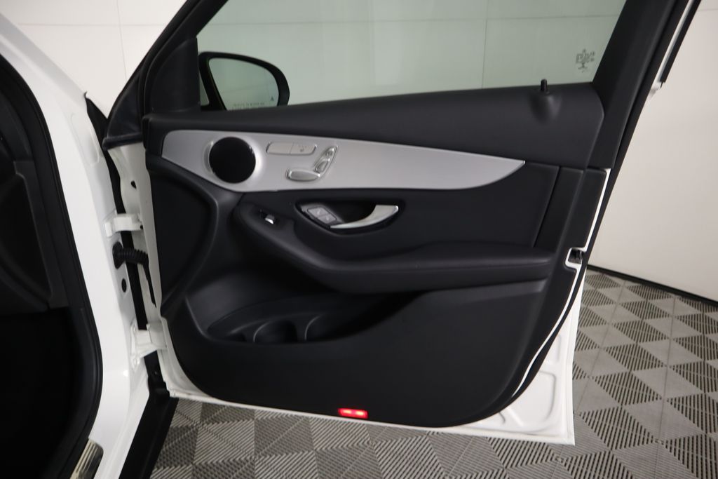 2021 Mercedes-Benz GLC 300 25
