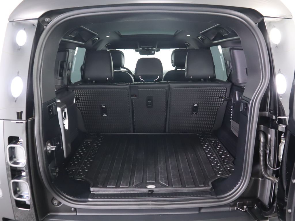 Thumbnail: 2023 Land Rover Defender - 28