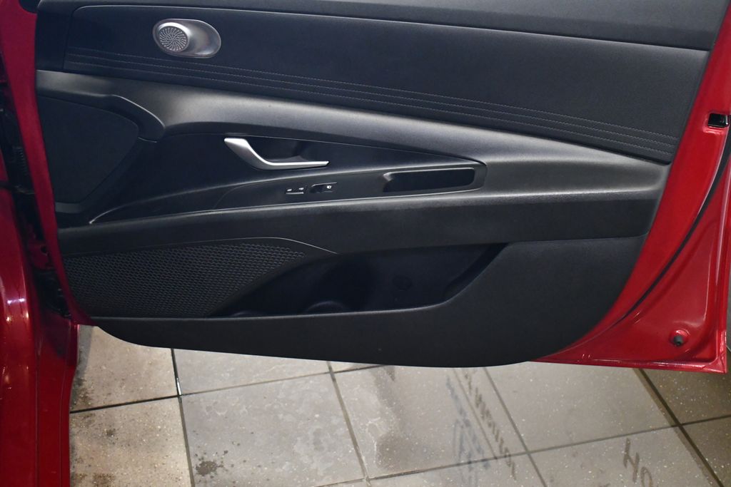 Thumbnail: 2021 Hyundai Elantra - 30