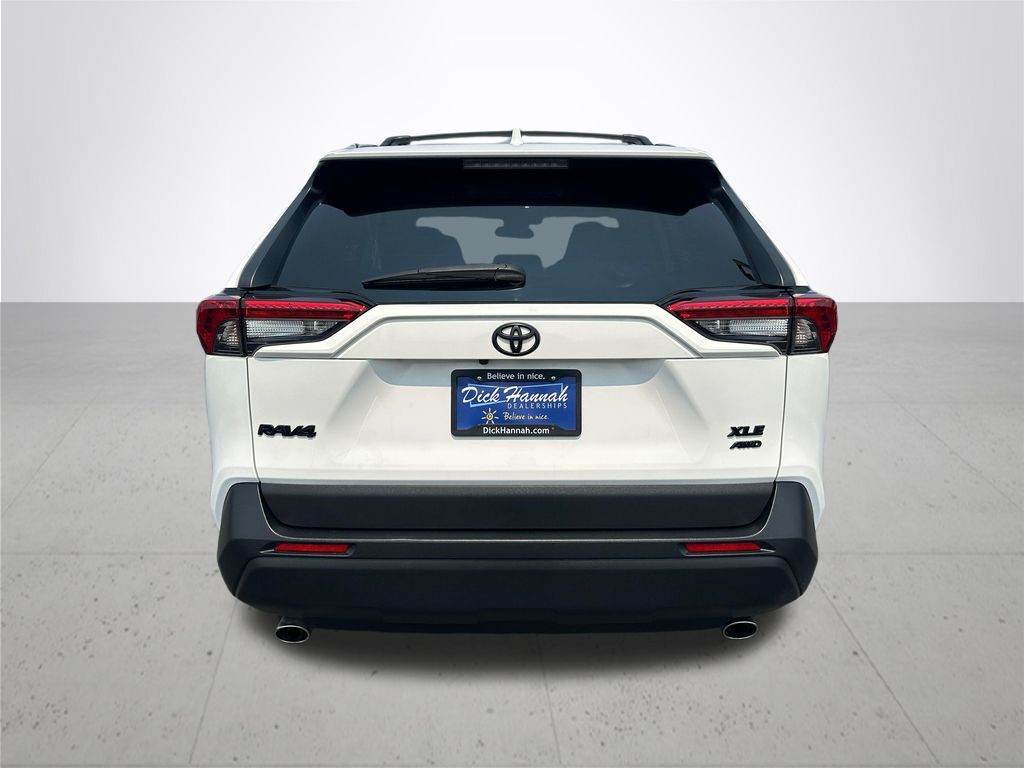 2022 Toyota RAV4 XLE