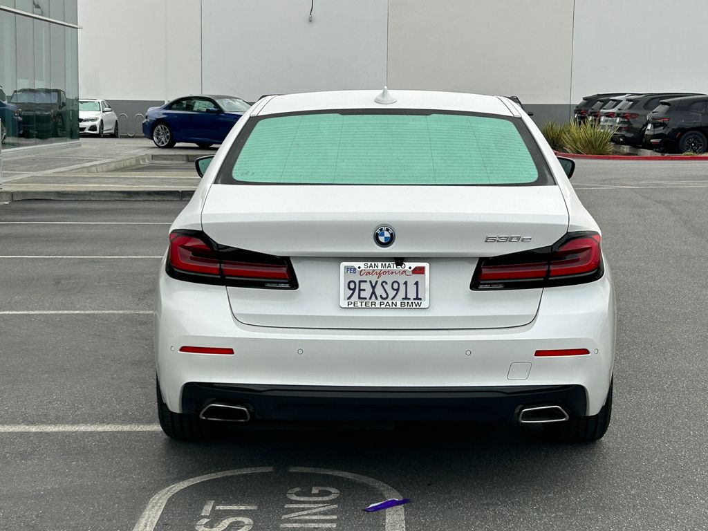 Thumbnail: 2023 BMW 5 Series - 4