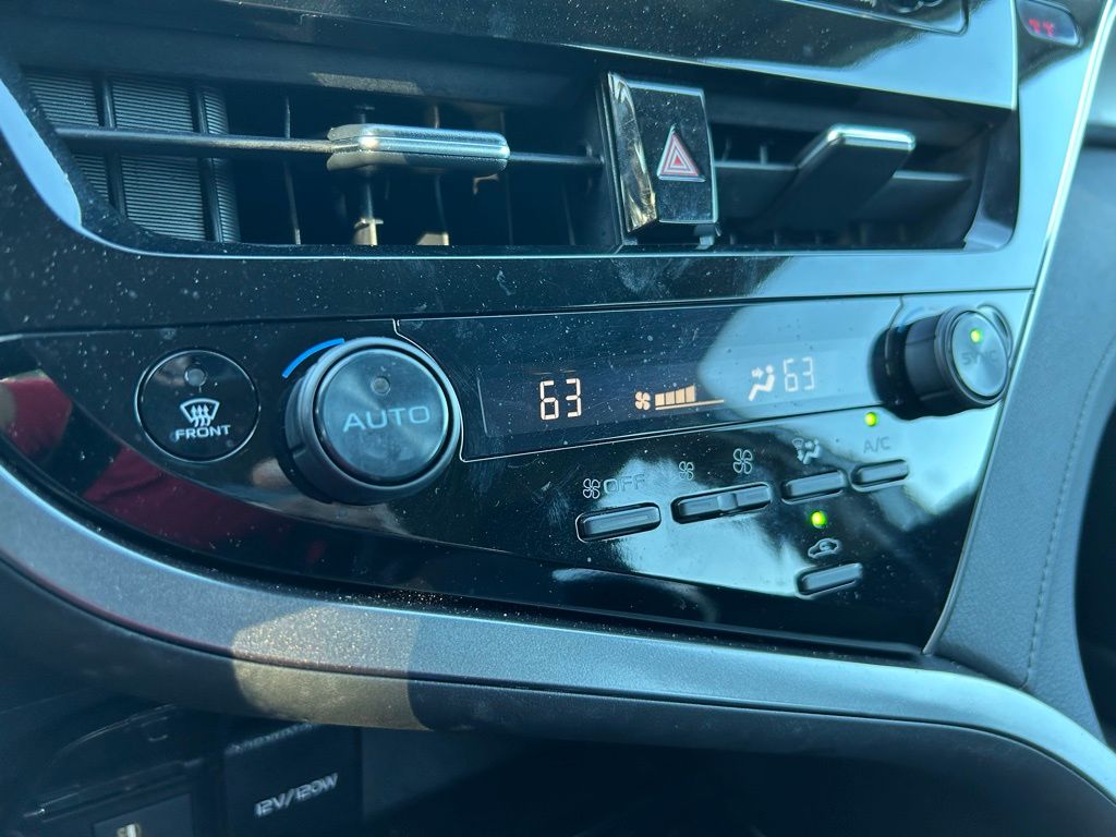 Thumbnail: 2023 Toyota Camry - 19