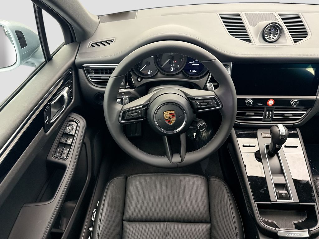 Thumbnail: 2026 Porsche Macan - 13