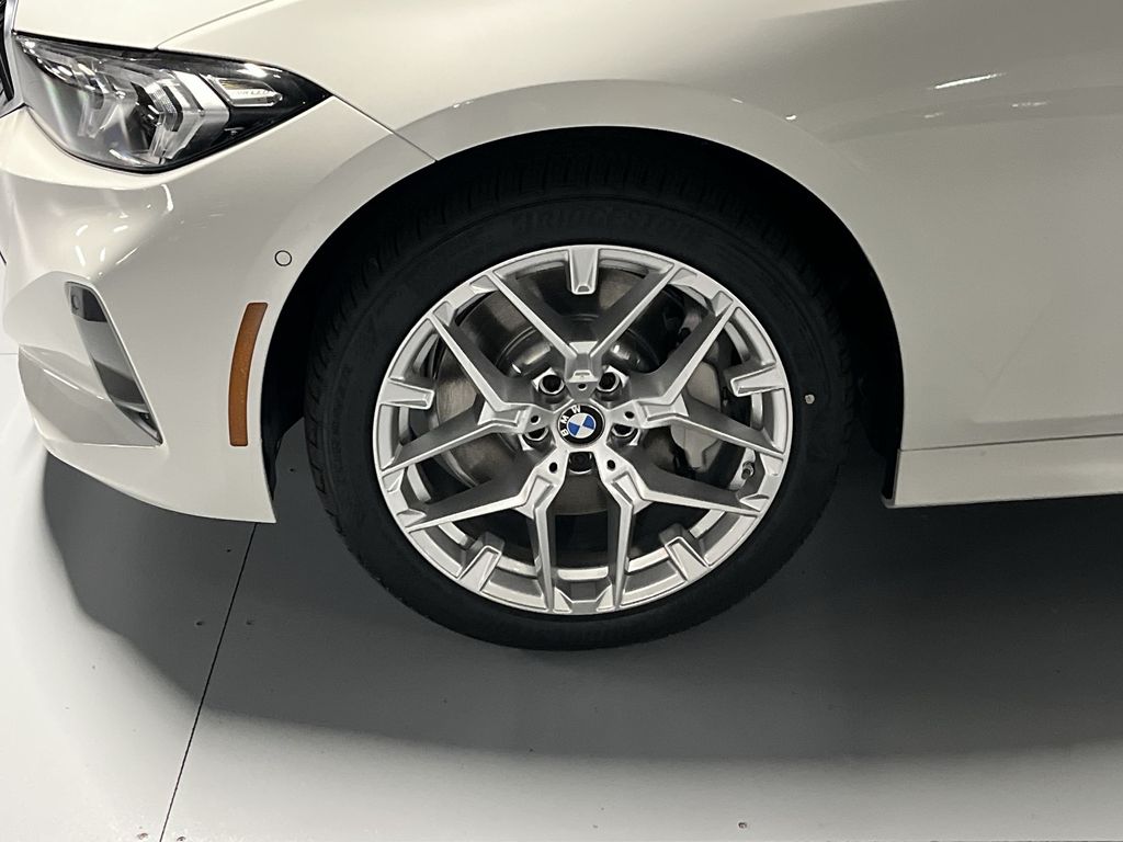 Thumbnail: 2025 BMW 3 Series - 10