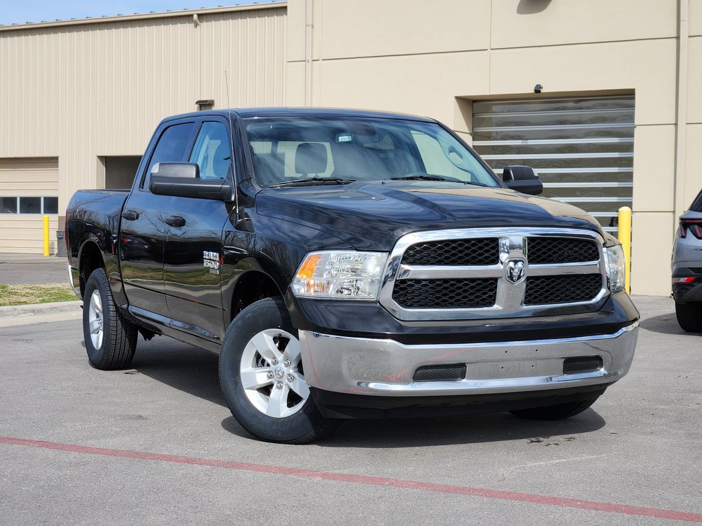2023 RAM 1500 Classic SLT Crew Cab 4WD