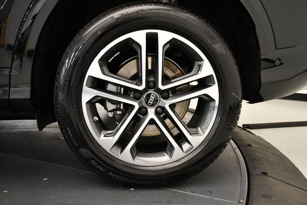 Thumbnail: 2025 Audi Q5 - 14