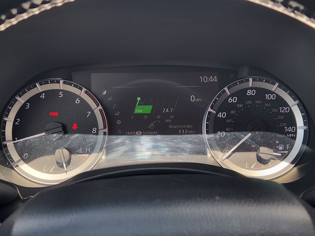 2025 Toyota Highlander LE - Photo 15