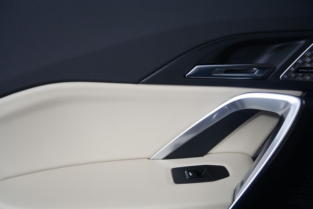 Thumbnail: 2025 BMW X1 - 13