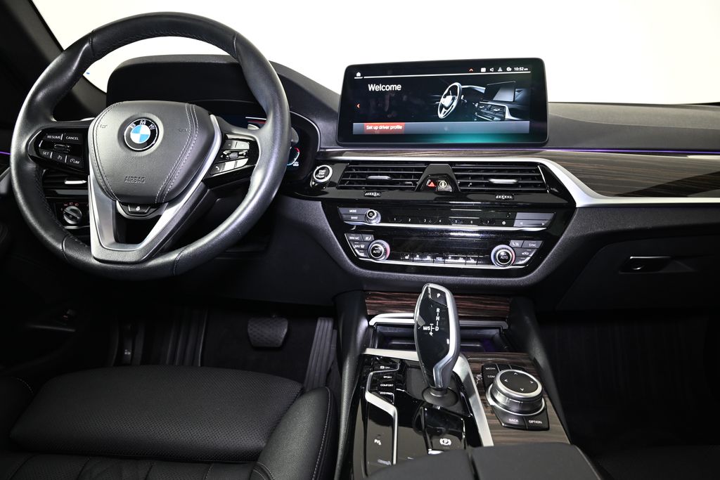Thumbnail: 2022 BMW 5 Series - 16