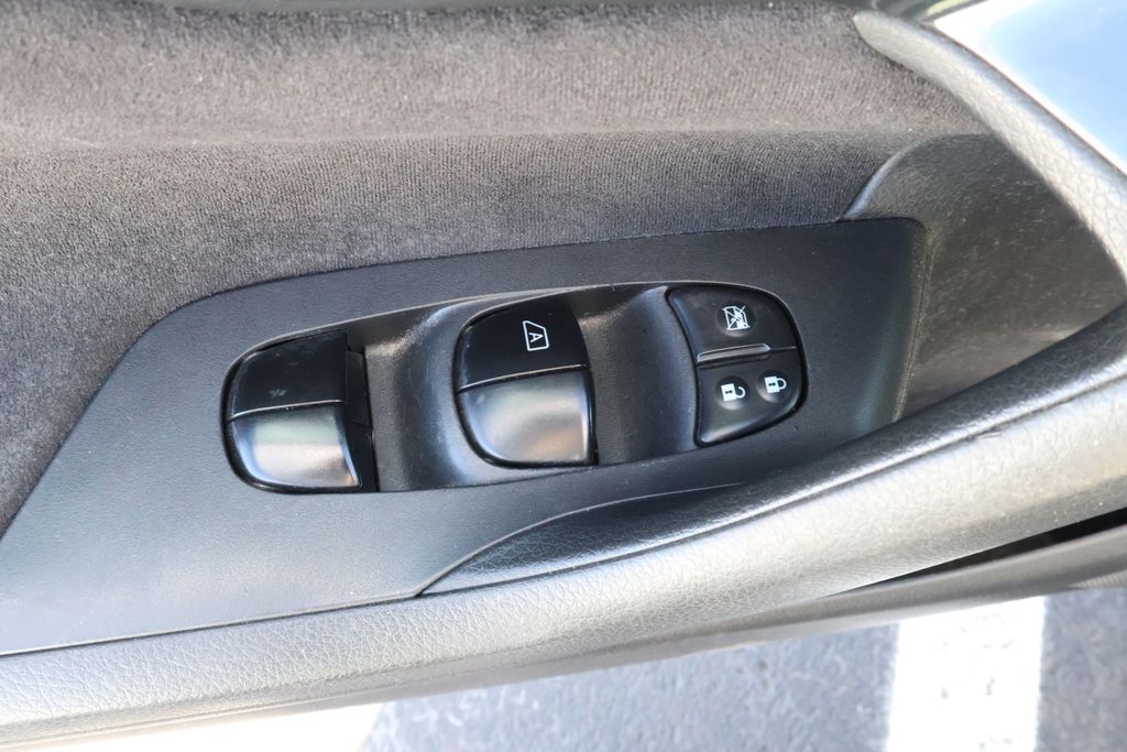 Thumbnail: 2013 Nissan Altima - 11