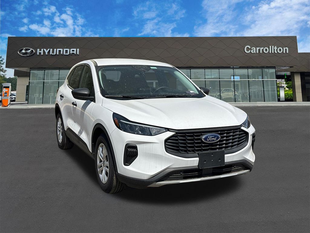 Used 2023 White Ford Base image 3