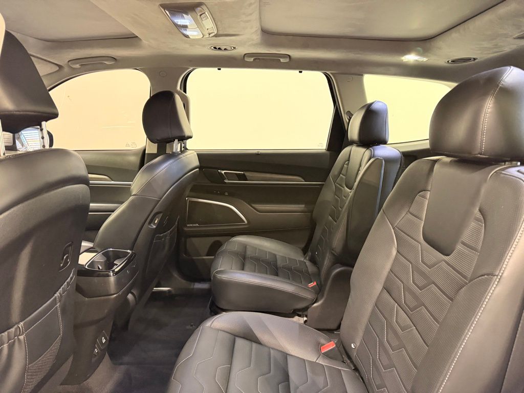 Thumbnail: 2022 Kia Telluride - 22