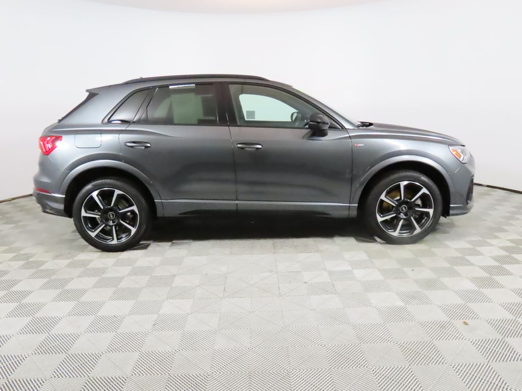 Thumbnail: 2025 Audi Q3 - 6