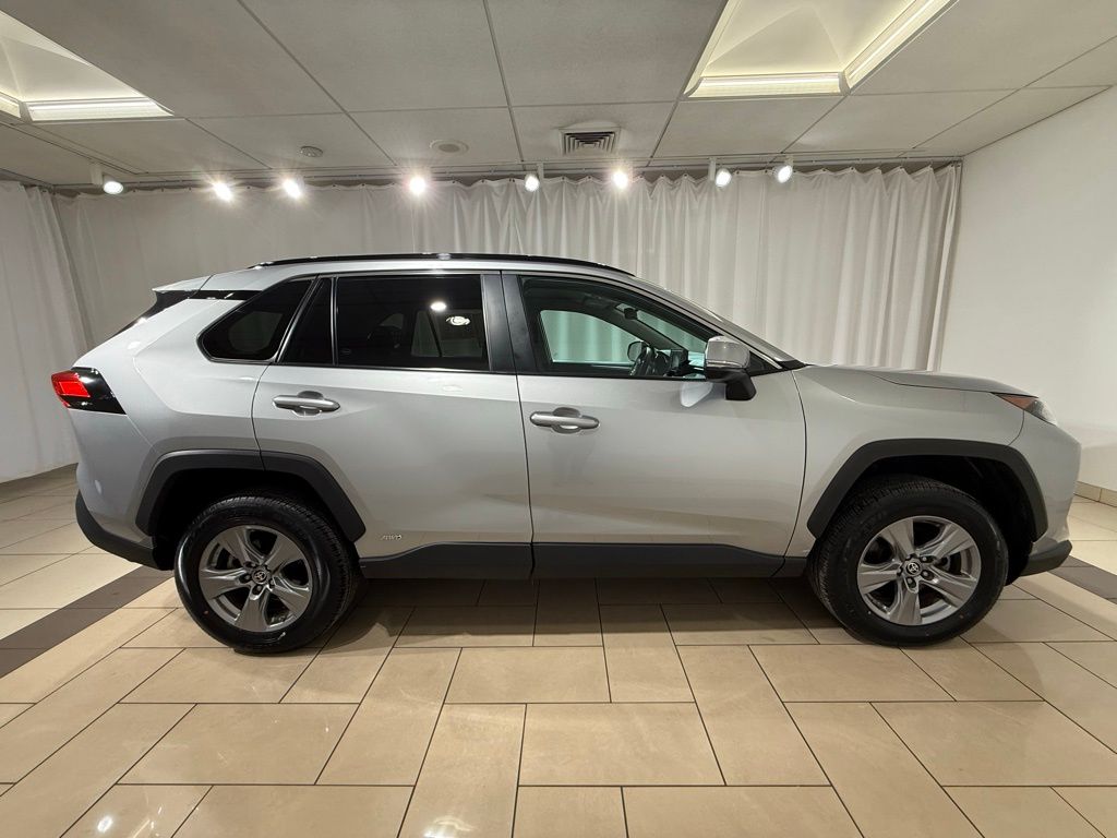 Thumbnail: 2022 Toyota RAV4 - 6