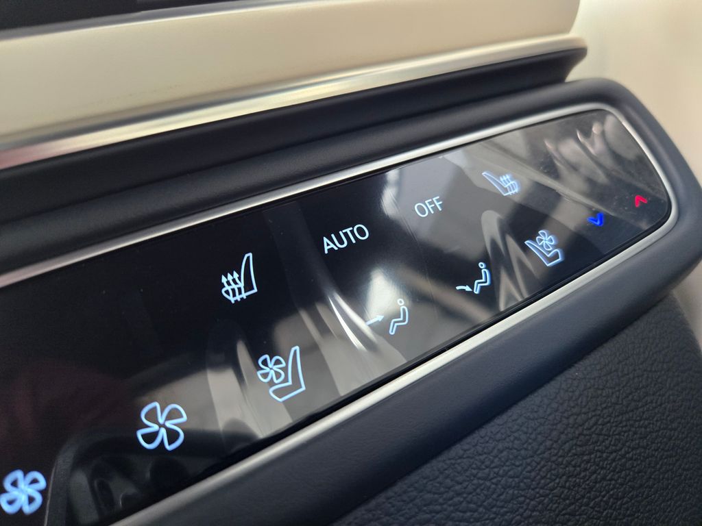 Thumbnail: 2025 Genesis GV80 - 29