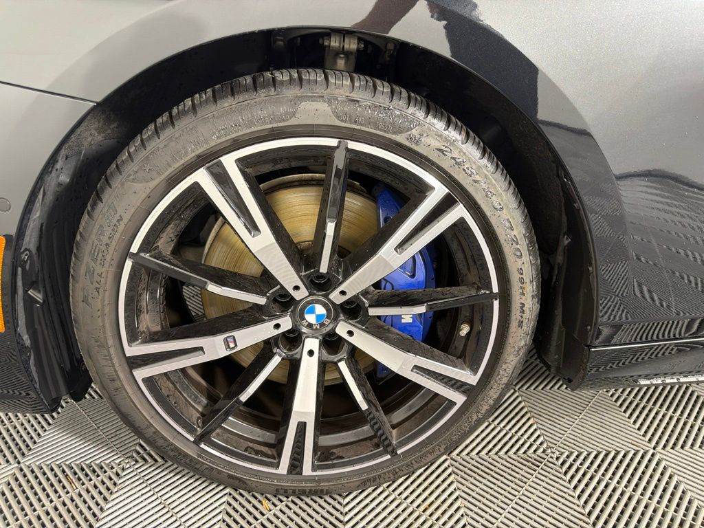 Thumbnail: 2024 BMW 5 Series - 10