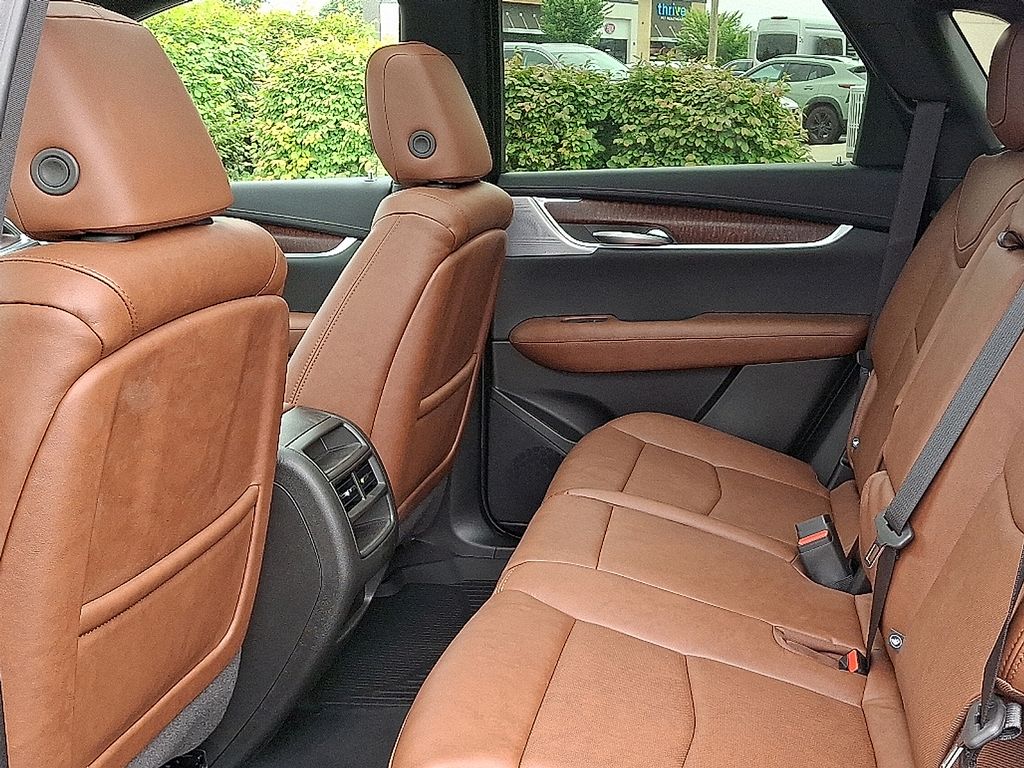 Thumbnail: 2025 Cadillac XT5 - 8