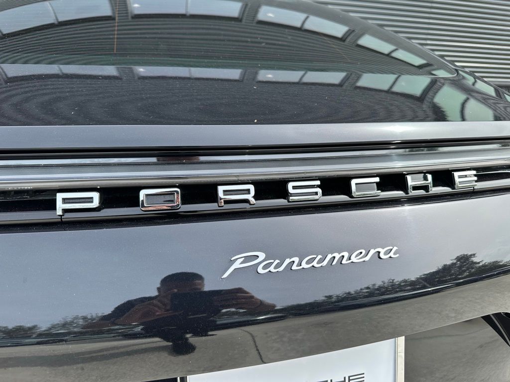 Thumbnail: 2023 Porsche Panamera - 12