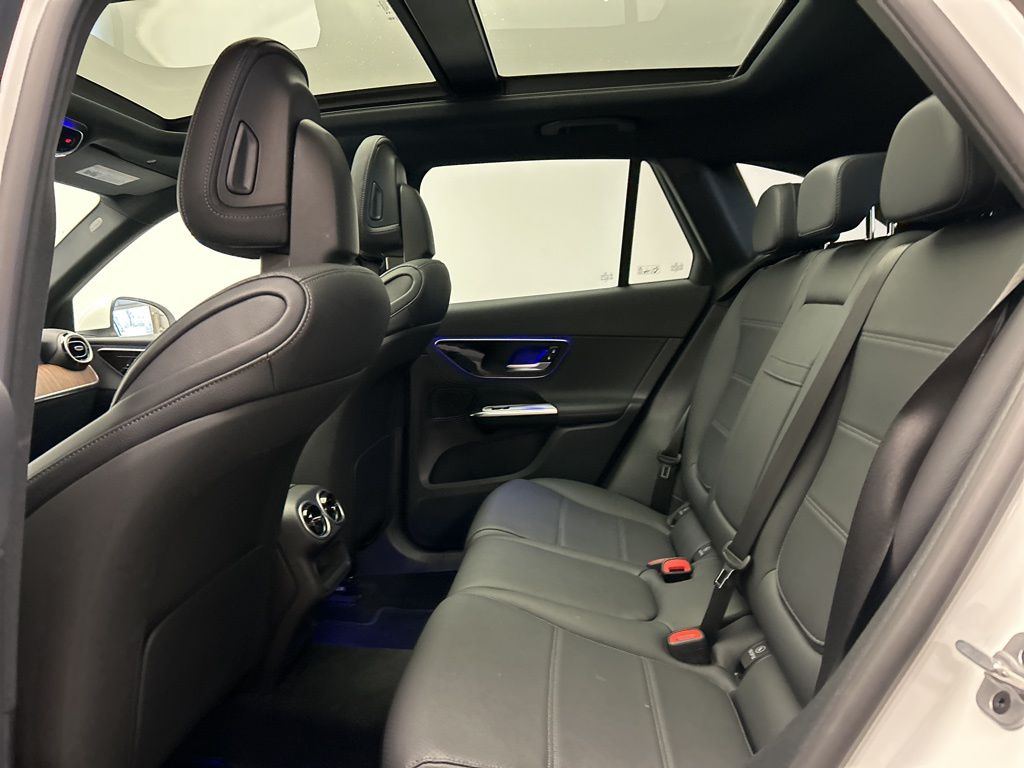 Thumbnail: 2025 Mercedes-Benz GLC - 24