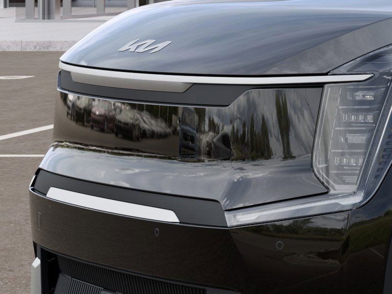 New 2026 Ebony Black Kia Wind image 12