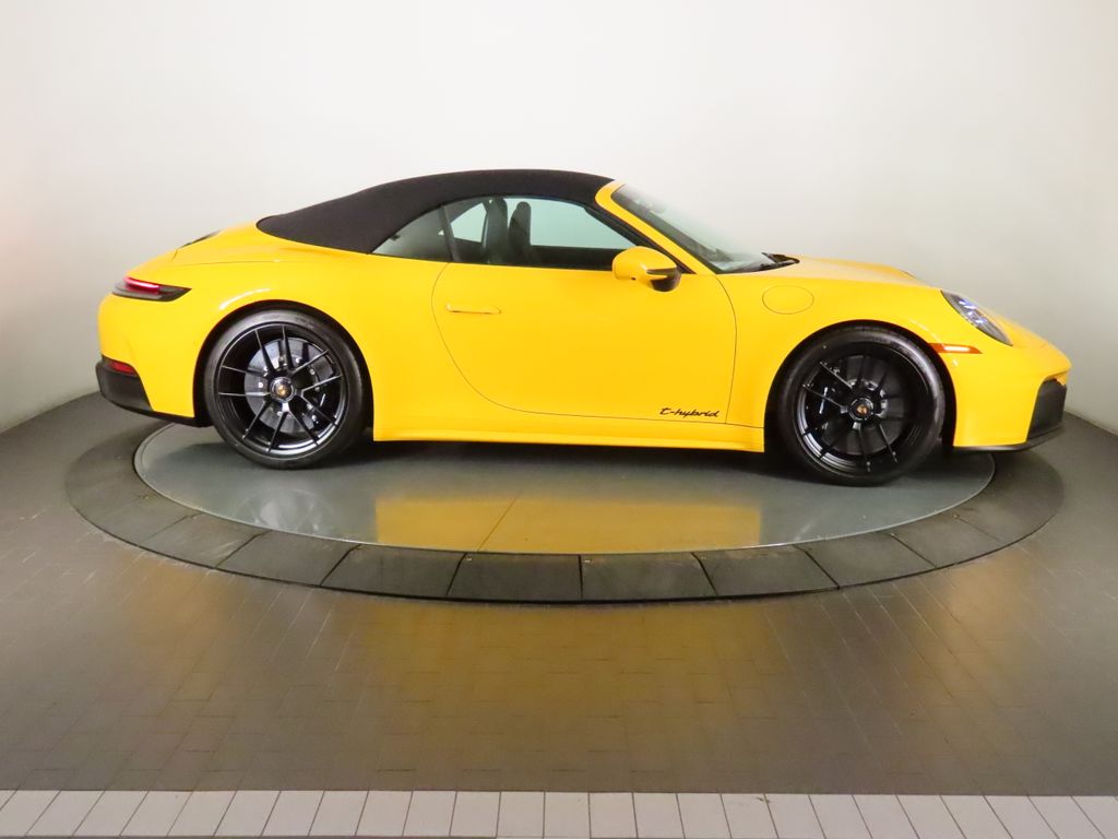 Thumbnail: 2026 Porsche 911 - 8