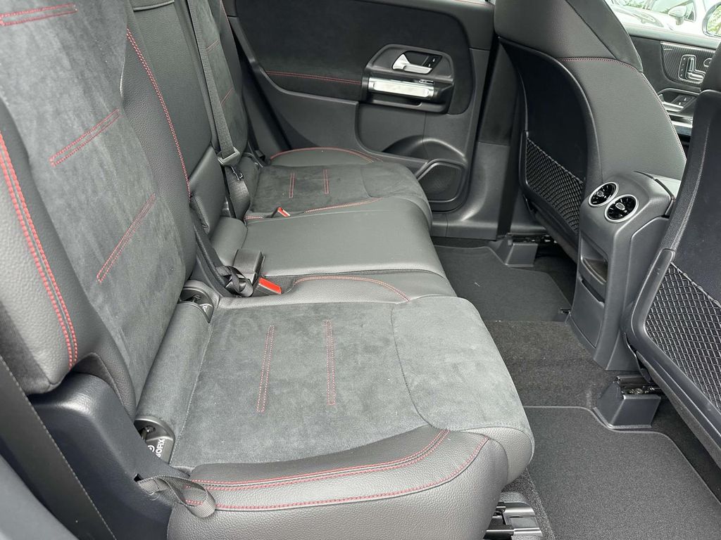 Thumbnail: 2025 Mercedes-Benz GLB - 18