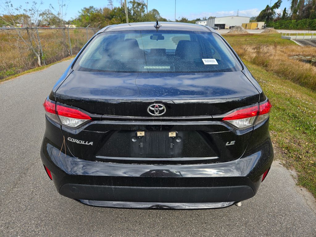 2022 Toyota Corolla LE 4