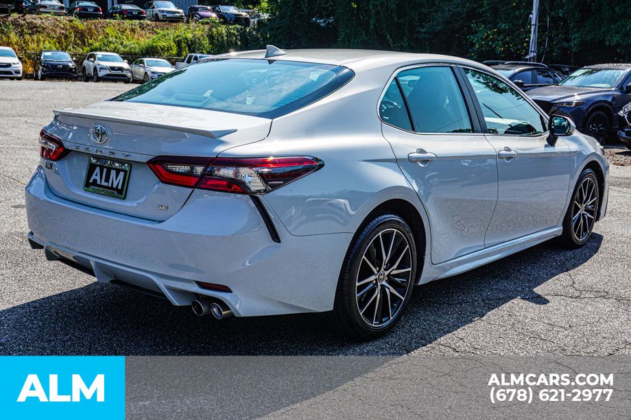 2023 Toyota Camry SE photo 5