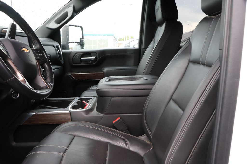 2022 Chevrolet Silverado 3500 High Country 13