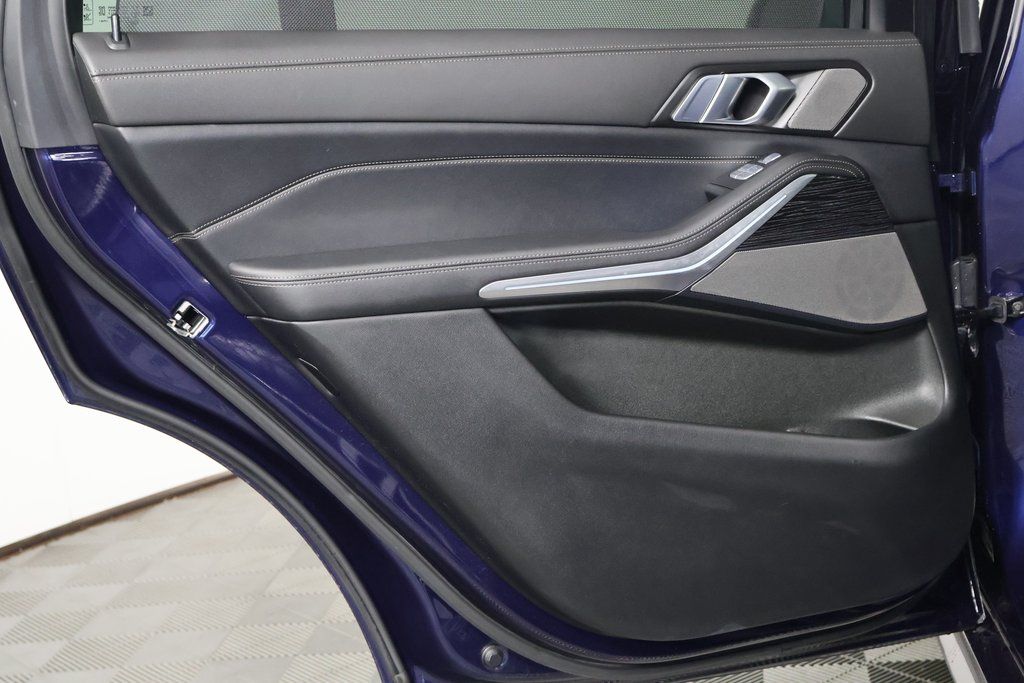 Thumbnail: 2023 BMW X7 - 14