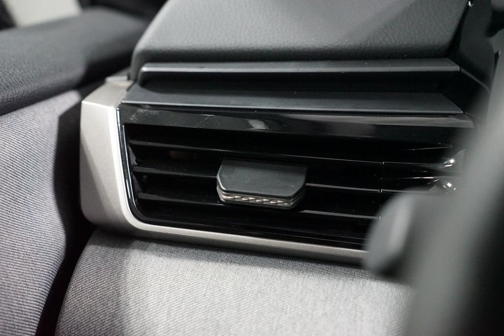 Thumbnail: 2025 Toyota Camry - 25