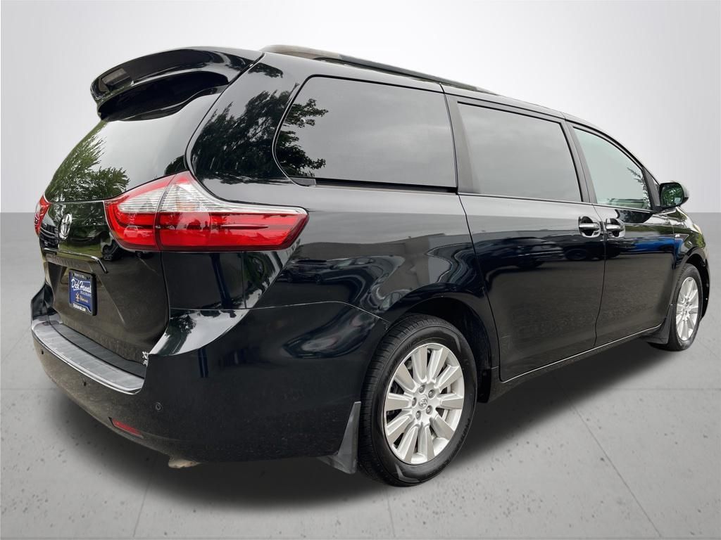 2017 Toyota Sienna XLE