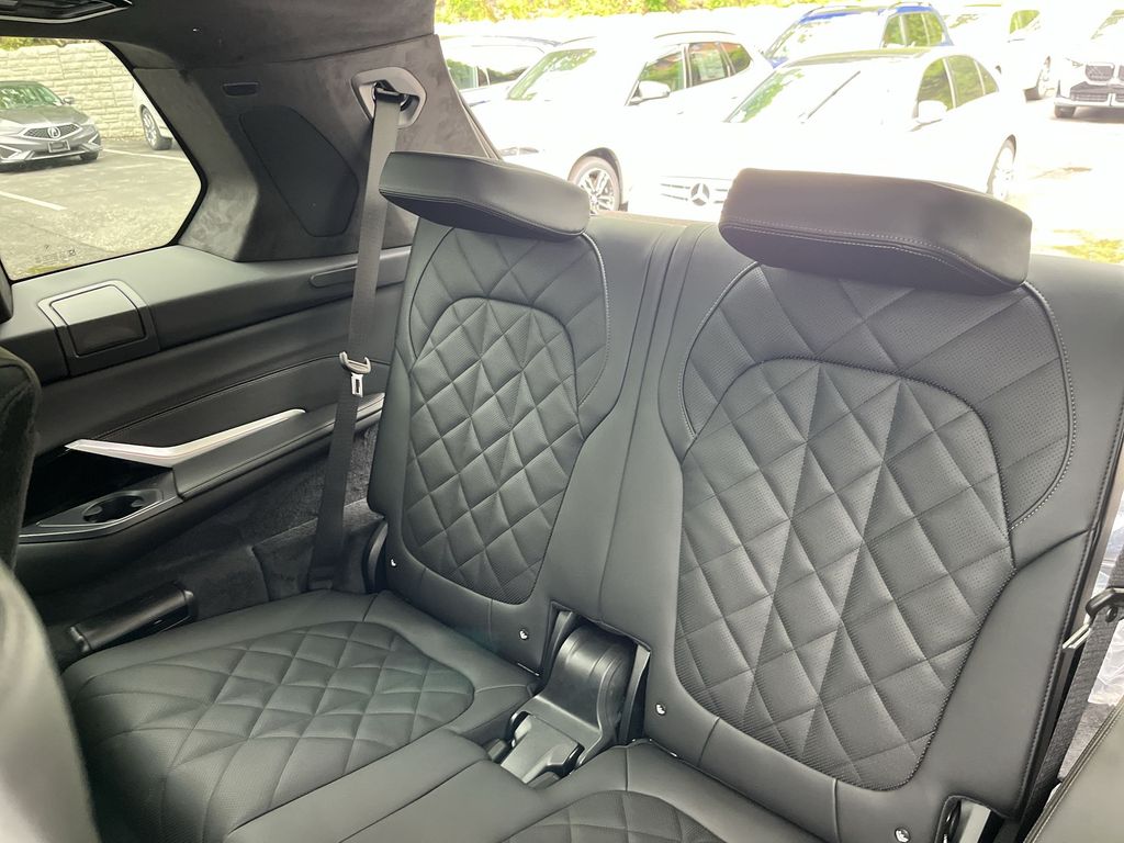 2026 BMW X7 xDrive40i 24