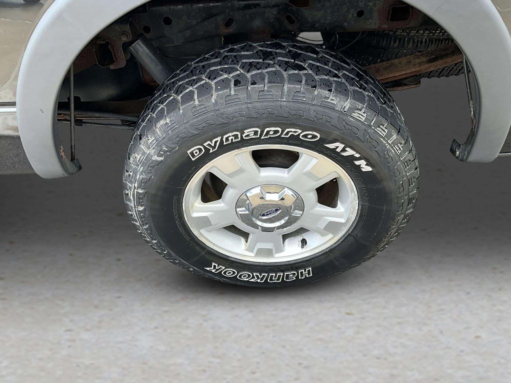 Used 2010 Black Ford XLT image 27