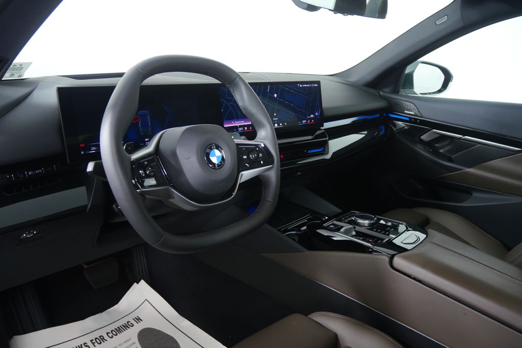 Thumbnail: 2025 BMW 5 Series - 12