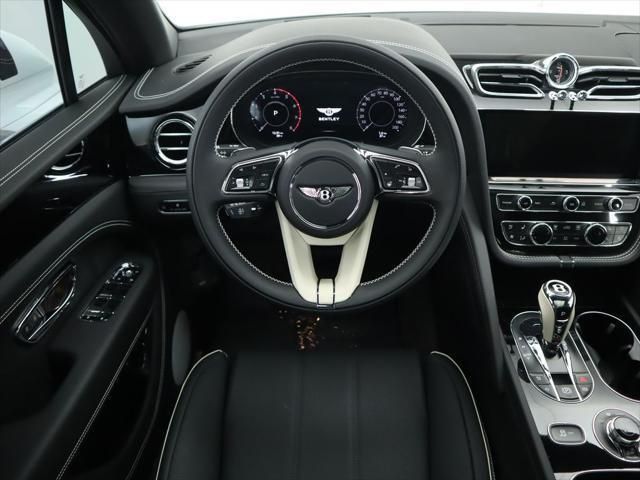 Thumbnail: 2025 Bentley Bentayga - 10