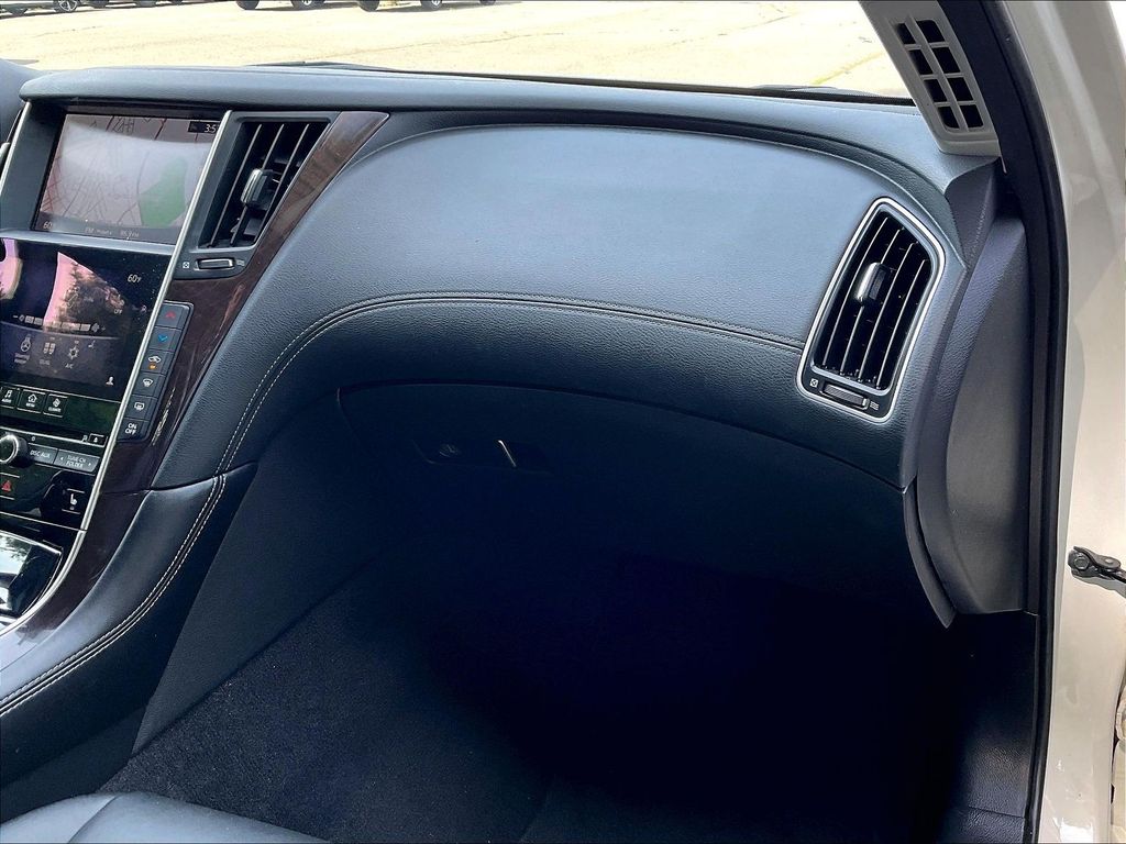 2018 INFINITI Q50 — photo 12