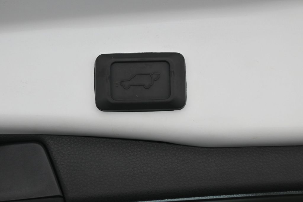 2023 Toyota RAV4 Limited - Photo 36