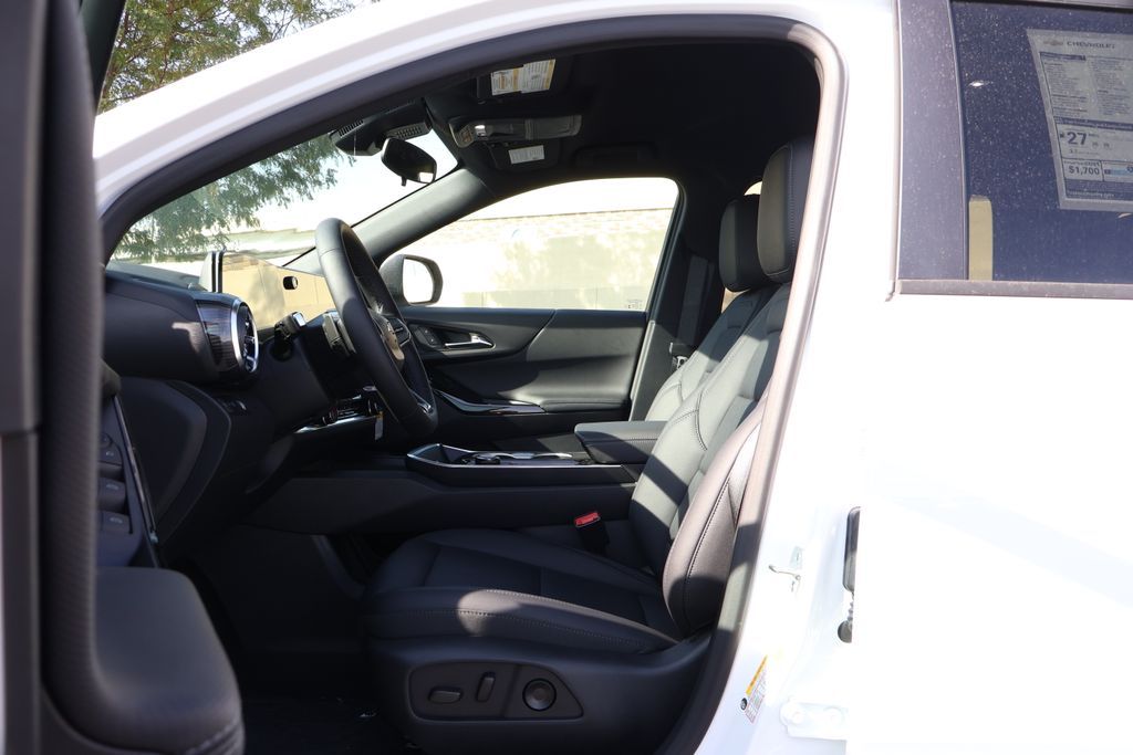 Thumbnail: 2027 Chevrolet Equinox - 14