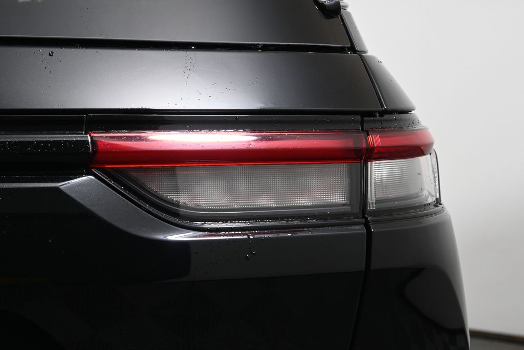 Thumbnail: 2023 Jeep Grand Cherokee - 14