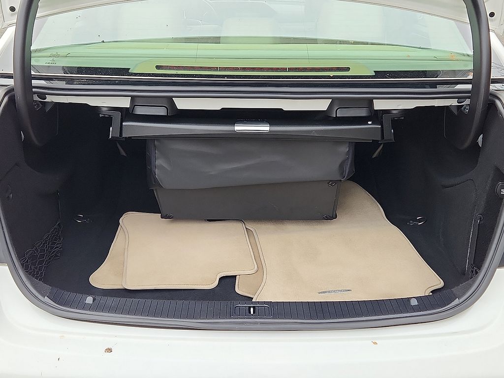 Thumbnail: 2014 Mercedes-Benz E-Class - 29