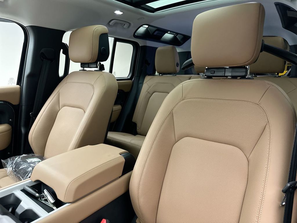 Thumbnail: 2026 Land Rover Defender - 10